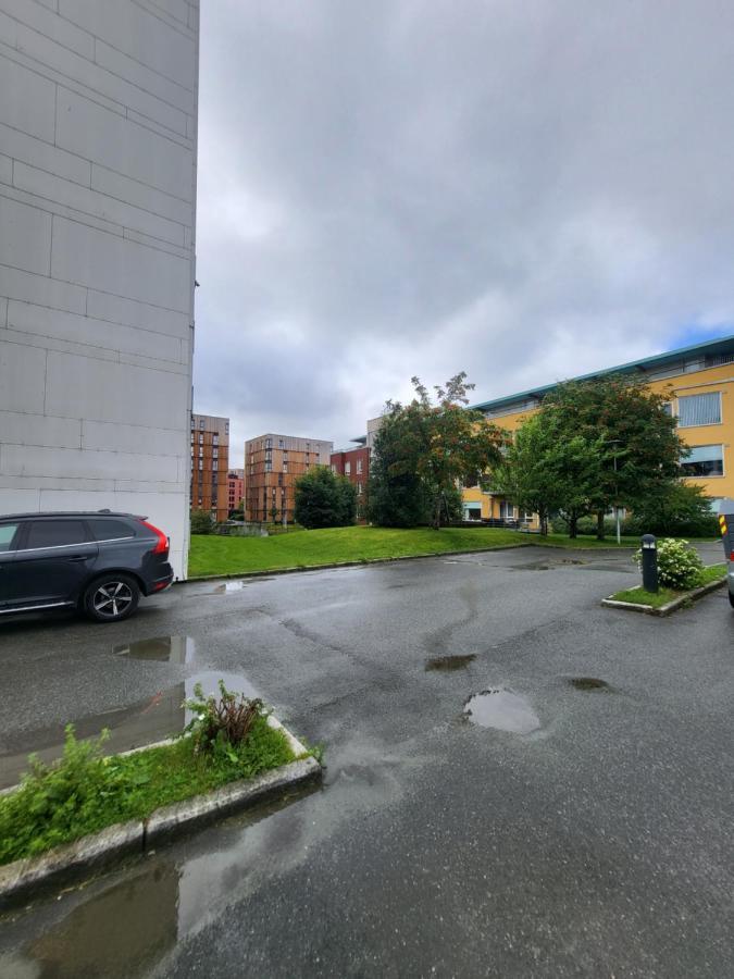 Apartment Moon Near The Centre ! Free Parking Available ! *